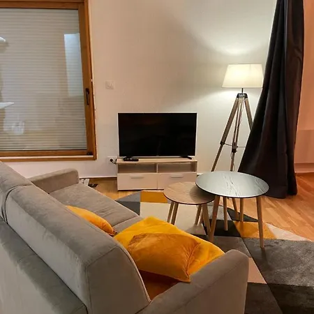 Grand Studio, Belle Terrasse Avec Vue *