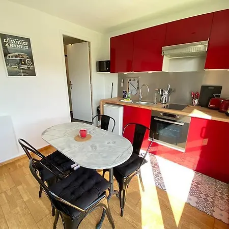 Grand Studio, Belle Terrasse Avec Vue *