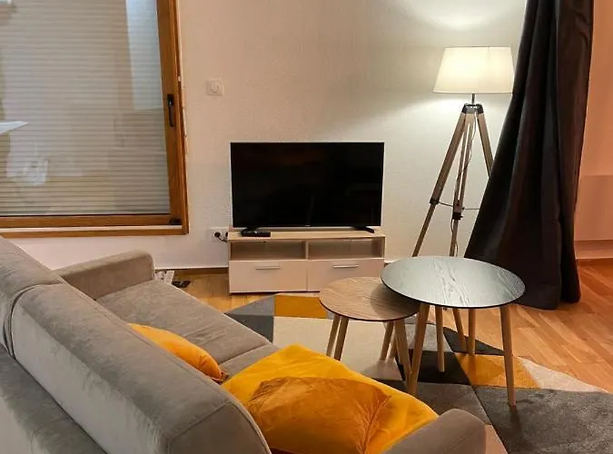 Grand Studio, Belle Terrasse Avec Vue *