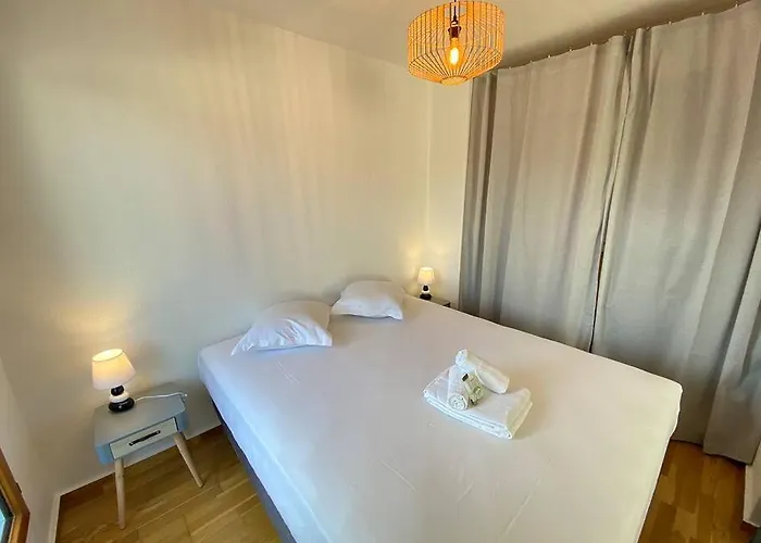 Grand Studio, Belle Terrasse Avec Vue *