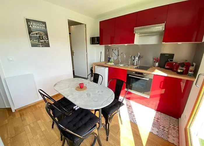 Grand Studio, Belle Terrasse Avec Vue *